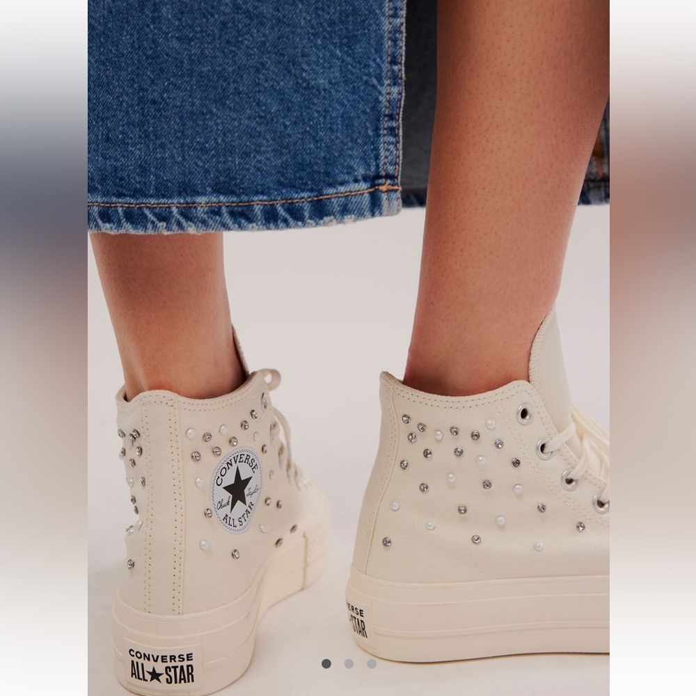 NWT Pearl & Rhinestone Converse